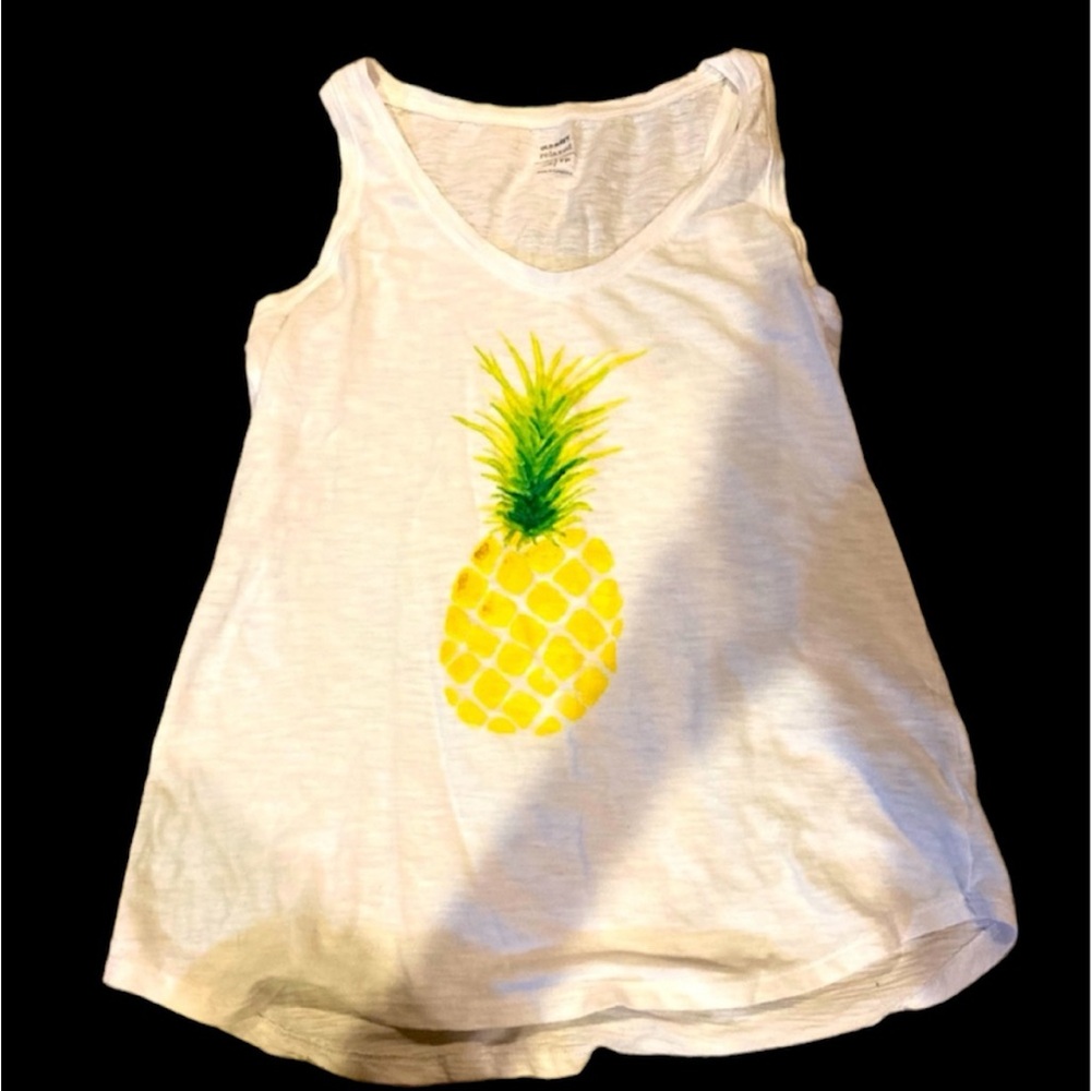Old navy pineapple tank top